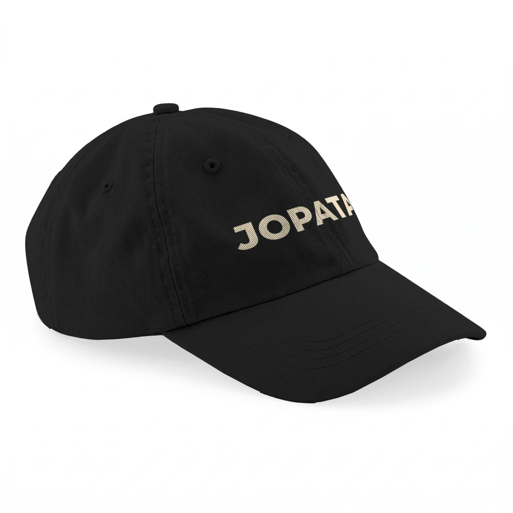 JOPATA. Logo Dad Cap Black – schwarze Cap mit JOPATA.-Logo, Produktansicht